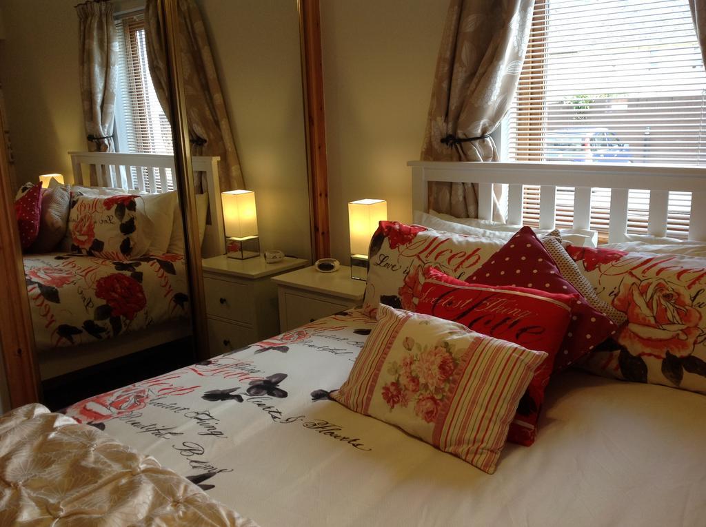 Dunroamin Self-Catering Apartment Авимор Екстериор снимка