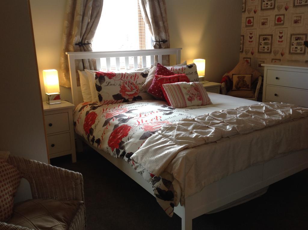 Dunroamin Self-Catering Apartment Авимор Екстериор снимка