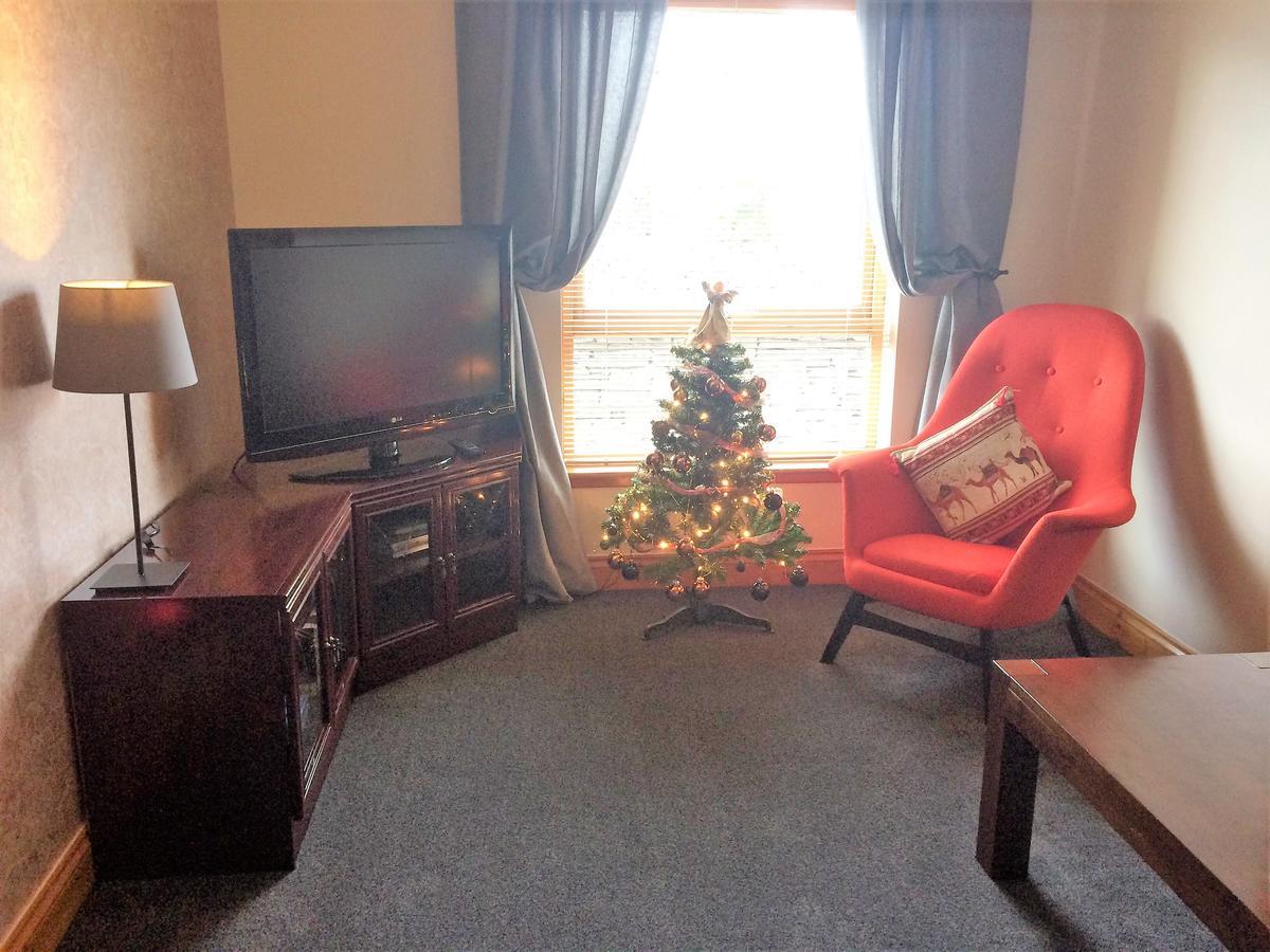 Dunroamin Self-Catering Apartment Авимор Екстериор снимка