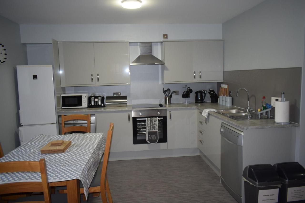 Dunroamin Self-Catering Apartment Авимор Екстериор снимка